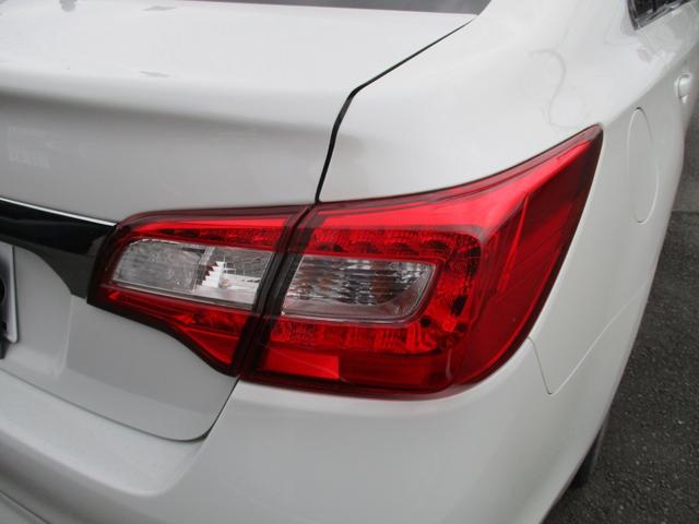 レガシィB4 リミテッド 4WD アイドリングストップ 社外メモリーナビ 地デジ 本革シート パワーシート シートヒーター バックモニター LEDヘットライト クルーズコントロール ETC スマートキー 純正18インチAW(47枚目)