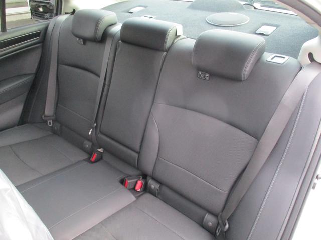 レガシィB4 リミテッド 4WD アイドリングストップ 純正SDナビ 地デジ 本革シート パワーシート シートヒーター バックモニター LEDヘットライト クルーズコントロール ETC スマートキー 純正18インチAW(10枚目)