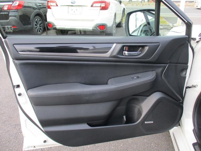 レガシィB4 リミテッド 4WD アイドリングストップ 純正SDナビ 地デジ 本革シート パワーシート シートヒーター バックモニター LEDヘットライト クルーズコントロール ETC スマートキー 純正18インチAW(17枚目)