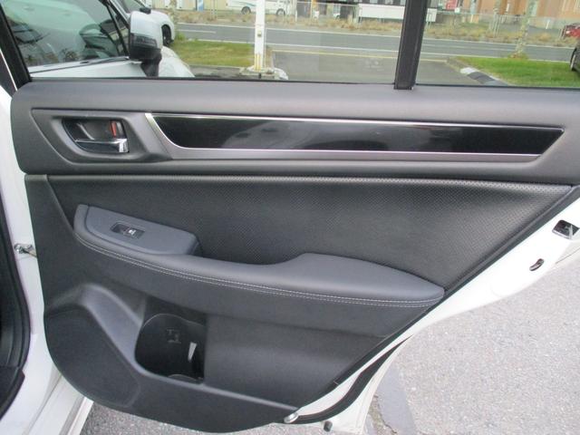 レガシィB4 リミテッド 4WD アイドリングストップ 純正SDナビ 地デジ 本革シート パワーシート シートヒーター バックモニター LEDヘットライト クルーズコントロール ETC スマートキー 純正18インチAW(20枚目)