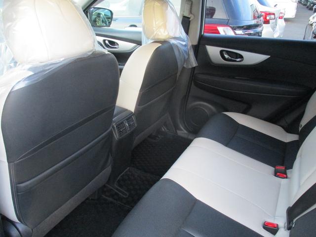 エクストレイル モード・プレミア　オーテック３０ｔｈアニバーサリー　４ＷＤ　アイドリングストップ　純正ＳＤナビ　地デジ　アラウンドビューモニター　ＬＥＤヘットライト　本革シート　シートヒーター　クルーズコントロール　ＥＴＣ　ＥＧスターター　寒冷地仕様車　１８インチＡＷ（8枚目）