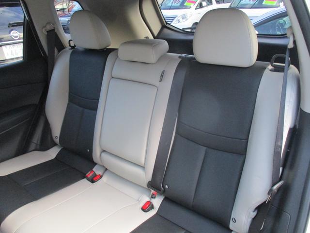 エクストレイル モード・プレミア　オーテック３０ｔｈアニバーサリー　４ＷＤ　アイドリングストップ　純正ＳＤナビ　地デジ　アラウンドビューモニター　ＬＥＤヘットライト　本革シート　シートヒーター　クルーズコントロール　ＥＴＣ　ＥＧスターター　寒冷地仕様車　１８インチＡＷ（10枚目）