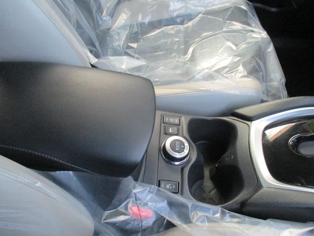 エクストレイル モード・プレミア　オーテック３０ｔｈアニバーサリー　４ＷＤ　アイドリングストップ　純正ＳＤナビ　地デジ　アラウンドビューモニター　ＬＥＤヘットライト　本革シート　シートヒーター　クルーズコントロール　ＥＴＣ　ＥＧスターター　寒冷地仕様車　１８インチＡＷ（33枚目）