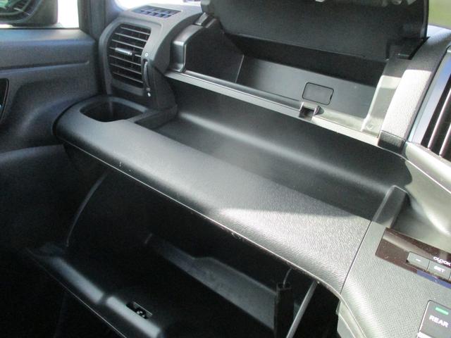 ステップワゴンスパーダ Z クールスピリット 4WD アイドリングストップ 純正HDDナビ 地デジ 両側パワースライド ハーフレザーシート フリップダウンモニター クルーズコントロール バックモニター スマートキー ETC 純正16インチAW(37枚目)