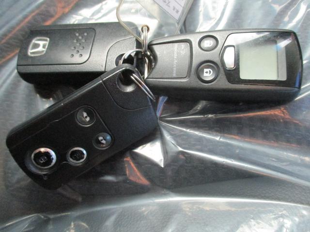 ステップワゴンスパーダ Z クールスピリット 4WD アイドリングストップ 純正HDDナビ 地デジ 両側パワースライド ハーフレザーシート フリップダウンモニター クルーズコントロール バックモニター スマートキー ETC 純正16インチAW(39枚目)