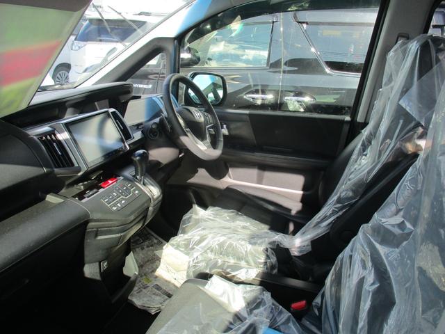 ステップワゴンスパーダ Z クールスピリット 4WD アイドリングストップ 純正HDDナビ 地デジ 両側パワースライド ハーフレザーシート バックモニター クルーズコントロール ETC EGスターター スマートキー 純正16インチAW(4枚目)