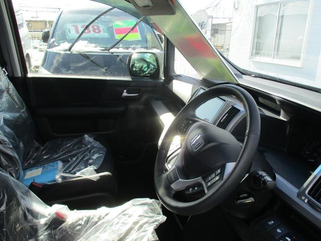 ステップワゴンスパーダ Z クールスピリット 4WD アイドリングストップ 純正HDDナビ 地デジ 両側パワースライド ハーフレザーシート バックモニター クルーズコントロール ETC EGスターター スマートキー 純正16インチAW(5枚目)