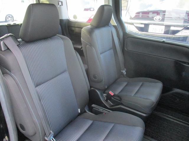 ヴォクシー ＺＳ　煌ＩＩ　４ＷＤ　アイドリングストップ　純正メモリーナビ　地デジ　両側パワースライド　ＬＥＤヘットライト　フリップダウンモニター　バックモニター　ＥＴＣ　純正ＥＧスターター　寒冷地仕様車　社外１６インチＡＷ（12枚目）