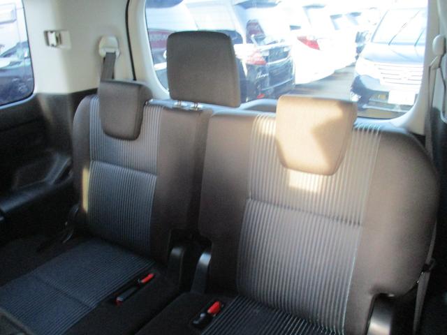 ヴォクシー ＺＳ　煌ＩＩ　４ＷＤ　アイドリングストップ　純正ＳＤナビ　地デジ　両側パワースライド　バックモニター　ＬＥＤヘットライト　スマートキー　ビルトインＥＴＣ　トヨタセーフティセンス　純正１６インチＡＷ　フォグランプ（12枚目）