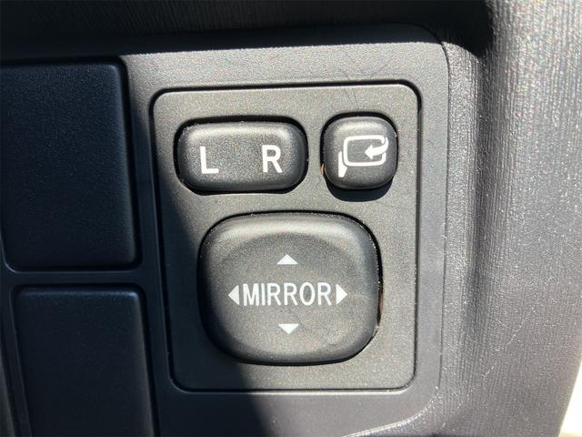 プリウス Ｇツーリングセレクションレザーパッケージ　ＥＴＣ　オートクルーズコントロール　バックカメラ　アルミホイール　オートライト　ＨＩＤ　ＣＶＴ　スマートキー　電動格納ミラー　盗難防止システム　パワーシート　Ｂｌｕｅｔｏｏｔｈ　衝突安全ボディ　ＡＢＳ（7枚目）