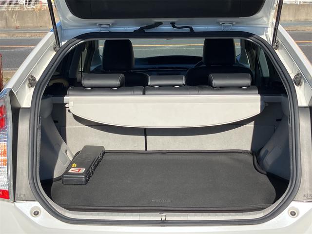 プリウス Ｇツーリングセレクションレザーパッケージ　ＥＴＣ　オートクルーズコントロール　バックカメラ　アルミホイール　オートライト　ＨＩＤ　ＣＶＴ　スマートキー　電動格納ミラー　盗難防止システム　パワーシート　Ｂｌｕｅｔｏｏｔｈ　衝突安全ボディ　ＡＢＳ（19枚目）