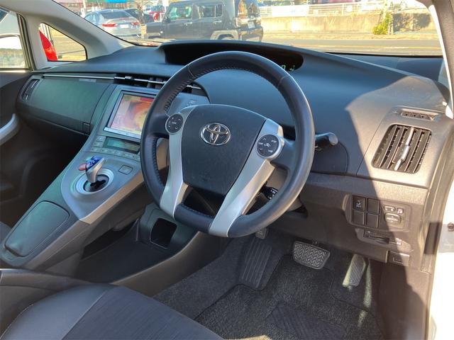 プリウス Ｇツーリングセレクションレザーパッケージ　ＥＴＣ　オートクルーズコントロール　バックカメラ　アルミホイール　オートライト　ＨＩＤ　ＣＶＴ　スマートキー　電動格納ミラー　盗難防止システム　パワーシート　Ｂｌｕｅｔｏｏｔｈ　衝突安全ボディ　ＡＢＳ（29枚目）