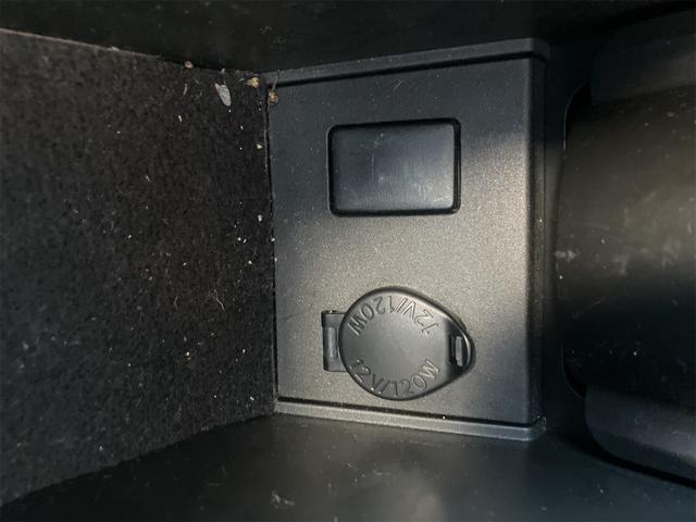 プリウス Ｇツーリングセレクションレザーパッケージ　ＥＴＣ　オートクルーズコントロール　バックカメラ　アルミホイール　オートライト　ＨＩＤ　ＣＶＴ　スマートキー　電動格納ミラー　盗難防止システム　パワーシート　Ｂｌｕｅｔｏｏｔｈ　衝突安全ボディ　ＡＢＳ（41枚目）