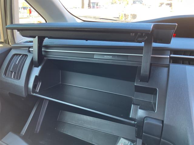 プリウス Ｇツーリングセレクションレザーパッケージ　ＥＴＣ　オートクルーズコントロール　バックカメラ　アルミホイール　オートライト　ＨＩＤ　ＣＶＴ　スマートキー　電動格納ミラー　盗難防止システム　パワーシート　Ｂｌｕｅｔｏｏｔｈ　衝突安全ボディ　ＡＢＳ（42枚目）