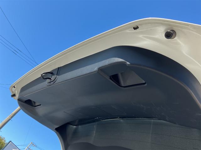 プリウス Ｇツーリングセレクションレザーパッケージ　ＥＴＣ　オートクルーズコントロール　バックカメラ　アルミホイール　オートライト　ＨＩＤ　ＣＶＴ　スマートキー　電動格納ミラー　盗難防止システム　パワーシート　Ｂｌｕｅｔｏｏｔｈ　衝突安全ボディ　ＡＢＳ（57枚目）