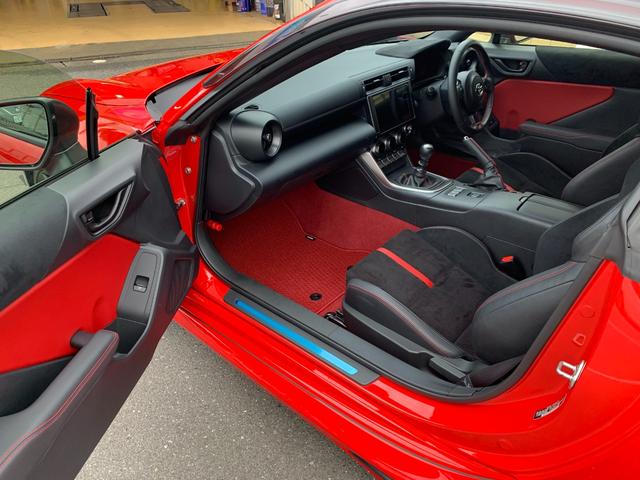 ＧＲ８６ ＲＺ　ＧＲ８６　ＲＺ　６ＭＴ　ＧＲパーツ空力パッケージ　ＧＲスポーツマフラー　純正９インチナビテレビ　純正バックカメラ　純正ドラレコ　純正ＥＴＣ（12枚目）
