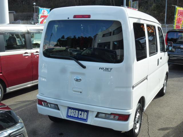 ハイゼットカーゴ ＤＸ　ＳＡＩＩＩ　４ＷＤ　走行２．６万Ｋｍ　衝突軽減ブレーキ　ＥＴＣ　ラジオ　キーレス　パワーウィンド　ＬＥＤヘッドライト　オートハイビーム　オートライト　アイドリングストップ　オーバーヘッドシェルフ（4枚目）