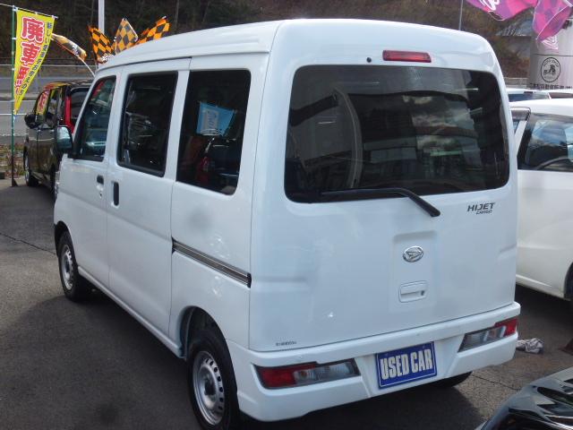 ハイゼットカーゴ ＤＸ　ＳＡＩＩＩ　４ＷＤ　走行２．６万Ｋｍ　衝突軽減ブレーキ　ＥＴＣ　ラジオ　キーレス　パワーウィンド　ＬＥＤヘッドライト　オートハイビーム　オートライト　アイドリングストップ　オーバーヘッドシェルフ（5枚目）