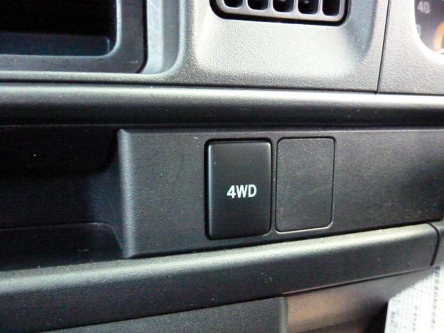 ハイゼットカーゴ ＤＸ　ＳＡＩＩＩ　４ＷＤ　走行２．６万Ｋｍ　衝突軽減ブレーキ　ＥＴＣ　ラジオ　キーレス　パワーウィンド　ＬＥＤヘッドライト　オートハイビーム　オートライト　アイドリングストップ　オーバーヘッドシェルフ（18枚目）