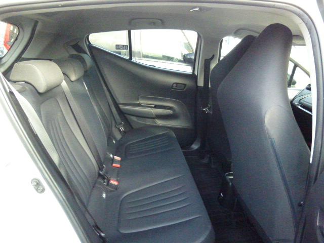 アクア Ｘ　４ＷＤ　衝突軽減ブレーキ　ナビ　バックカメラ　ＥＴＣ　ドライブレコーダー　クルーズコントロール　ＬＥＤヘッドライト　オートエアコン　プッシュスタート　スマートキー　電動格納ミラー　ＡＣ１００Ｖ電源（7枚目）