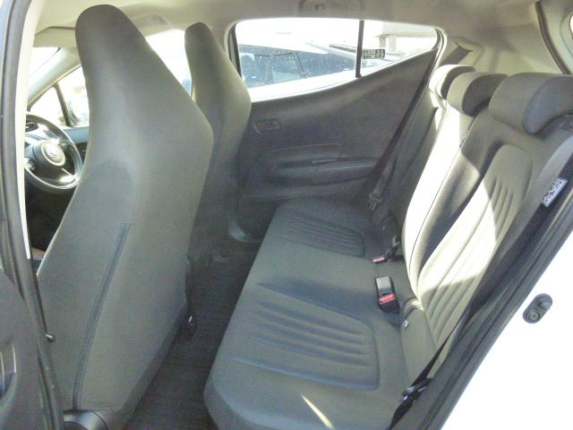 アクア Ｘ　４ＷＤ　衝突軽減ブレーキ　ナビ　バックカメラ　ＥＴＣ　ドライブレコーダー　クルーズコントロール　ＬＥＤヘッドライト　オートエアコン　プッシュスタート　スマートキー　電動格納ミラー　ＡＣ１００Ｖ電源（9枚目）