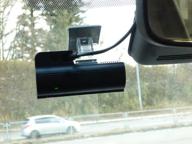 アクア Ｘ　４ＷＤ　衝突軽減ブレーキ　ナビ　バックカメラ　ＥＴＣ　ドライブレコーダー　クルーズコントロール　ＬＥＤヘッドライト　オートエアコン　プッシュスタート　スマートキー　電動格納ミラー　ＡＣ１００Ｖ電源（17枚目）