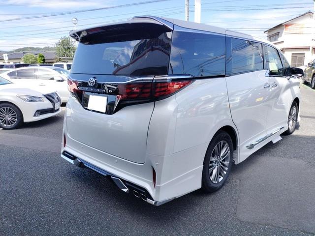 アルファード Ｚ　登録済み未使用車　モデリスタエアロ　左右独立ムーンルーフ　　フリップダウンモニター　カラーヘッドアップディスプレイ　全周囲カメラ　ナビ　ＴＶ　クリアランスソナー　レーンアシスト　パークアシスト（17枚目）