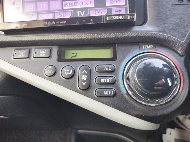 アクア Ｓ　ナビ　ＴＶ　エアロ　アルミホイール　スマートキー　アイドリングストップ　電動格納ミラー　ＣＶＴ　衝突安全ボディ　ＡＢＳ　ＥＳＣ　ＣＤ　ＤＶＤ再生　エアコン　パワーステアリング　パワーウィンドウ（11枚目）