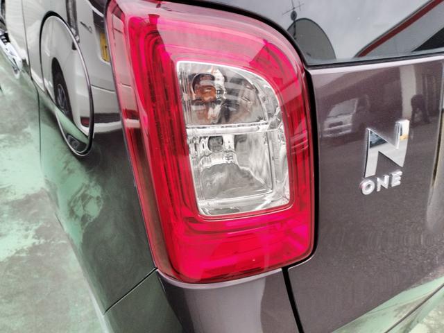 Ｎ－ＯＮＥ Ｇ・Ｌパッケージ　バックカメラ　オートライト　ＨＩＤ　スマートキー　アイドリングストップ　ベンチシート　ＣＶＴ　盗難防止システム　ＡＢＳ　ＥＳＣ　ＣＤ　ＵＳＢ　衝突安全ボディ　エアコン　パワーステアリング（32枚目）