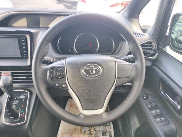 ヴォクシー ＺＳ　煌　ＥＴＣ　バックカメラ　ナビ　ＴＶ　レーンアシスト　衝突被害軽減システム　両側電動スライドドア　オートマチックハイビーム　オートライト　ＬＥＤヘッドランプ　スマートキー　アイドリングストップ（3枚目）