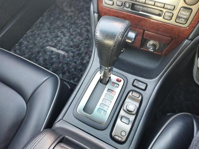 プログレ NC300 iRバージョン ETC オートクルーズコントロール ナビ エアロ アルミホイール オートライト AT キーレスエントリー 電動格納ミラー パワーシート 革シート CD カセット 衝突安全ボディ ABS ESC(7枚目)