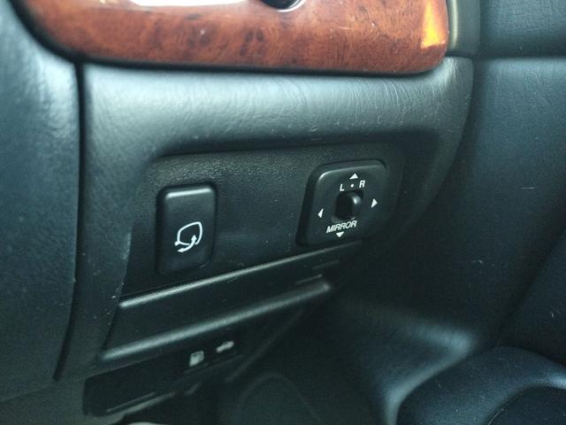 プログレ NC300 iRバージョン ETC オートクルーズコントロール ナビ エアロ アルミホイール オートライト AT キーレスエントリー 電動格納ミラー パワーシート 革シート CD カセット 衝突安全ボディ ABS ESC(11枚目)