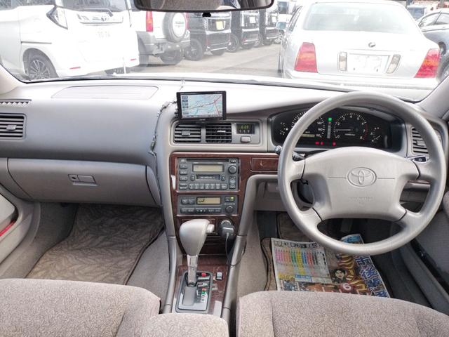 マークII グランデＦｏｕｒ　４ＷＤ　ナビ　オートライト　ＡＴ　キーレスエントリー　パワーシート　ＣＤ　カセット　衝突安全ボディ　ＡＢＳ　エアコン　パワーステアリング　パワーウィンドウ（2枚目）