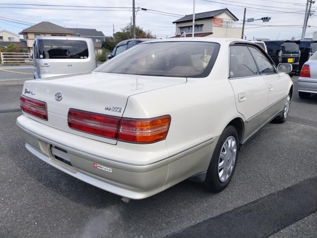 マークII グランデＦｏｕｒ　４ＷＤ　ナビ　オートライト　ＡＴ　キーレスエントリー　パワーシート　ＣＤ　カセット　衝突安全ボディ　ＡＢＳ　エアコン　パワーステアリング　パワーウィンドウ（15枚目）