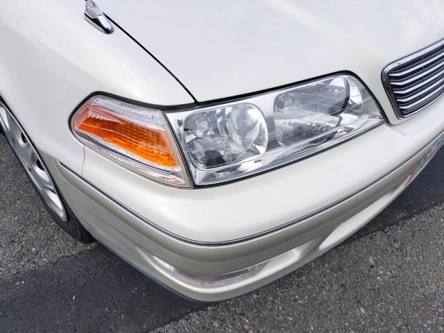 マークII グランデＦｏｕｒ　４ＷＤ　ナビ　オートライト　ＡＴ　キーレスエントリー　パワーシート　ＣＤ　カセット　衝突安全ボディ　ＡＢＳ　エアコン　パワーステアリング　パワーウィンドウ（22枚目）