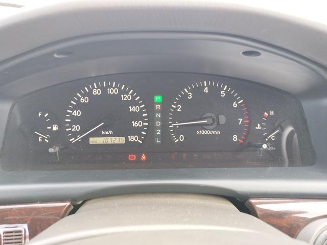 マークII グランデＦｏｕｒ　４ＷＤ　ナビ　オートライト　ＡＴ　キーレスエントリー　パワーシート　ＣＤ　カセット　衝突安全ボディ　ＡＢＳ　エアコン　パワーステアリング　パワーウィンドウ（39枚目）