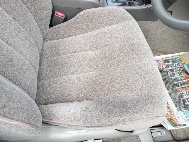 マークII グランデＦｏｕｒ　４ＷＤ　ナビ　オートライト　ＡＴ　キーレスエントリー　パワーシート　ＣＤ　カセット　衝突安全ボディ　ＡＢＳ　エアコン　パワーステアリング　パワーウィンドウ（43枚目）