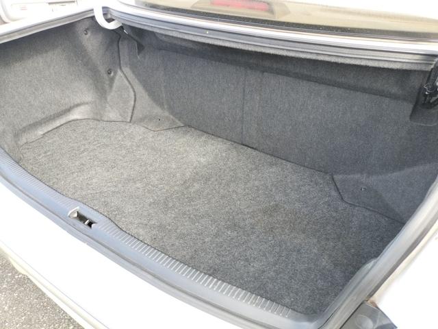 マークII グランデＦｏｕｒ　４ＷＤ　ナビ　オートライト　ＡＴ　キーレスエントリー　パワーシート　ＣＤ　カセット　衝突安全ボディ　ＡＢＳ　エアコン　パワーステアリング　パワーウィンドウ（49枚目）