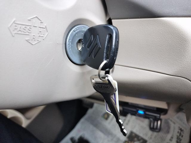 アルト Ｆ　ＥＴＣ　ナビ　ＴＶ　キーレスエントリー　ＭＴ　盗難防止システム　ＣＤ　ミュージックプレイヤー接続可　アルミホイール　衝突安全ボディ　エアコン　パワーステアリング　パワーウィンドウ（10枚目）