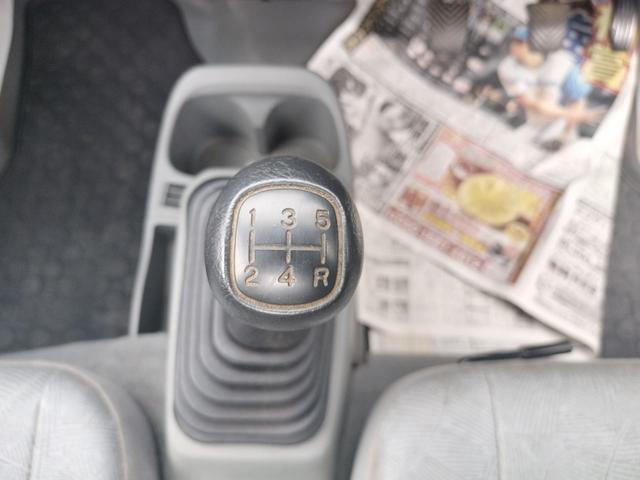 クリッパートラック 　ワンオーナー　ＭＴ　パワーステアリング　運転席エアバッグ（28枚目）