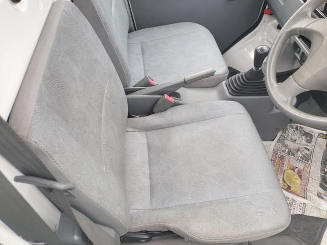 クリッパートラック 　ワンオーナー　ＭＴ　パワーステアリング　運転席エアバッグ（30枚目）