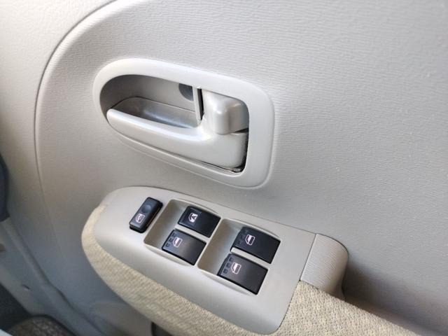 タント 福祉車輌 HID キーレスエントリー 電動格納ミラー AT 盗難防止システム ABS CD 衝突安全ボディ エアコン パワーウィンドウ(8枚目)