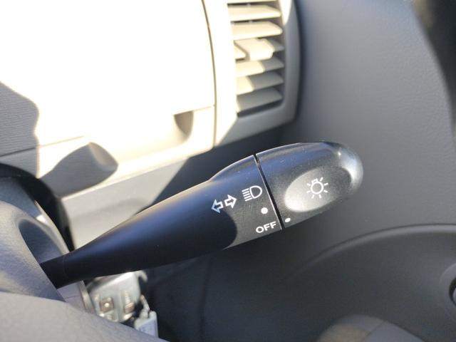 タント 福祉車輌 HID キーレスエントリー 電動格納ミラー AT 盗難防止システム ABS CD 衝突安全ボディ エアコン パワーウィンドウ(11枚目)