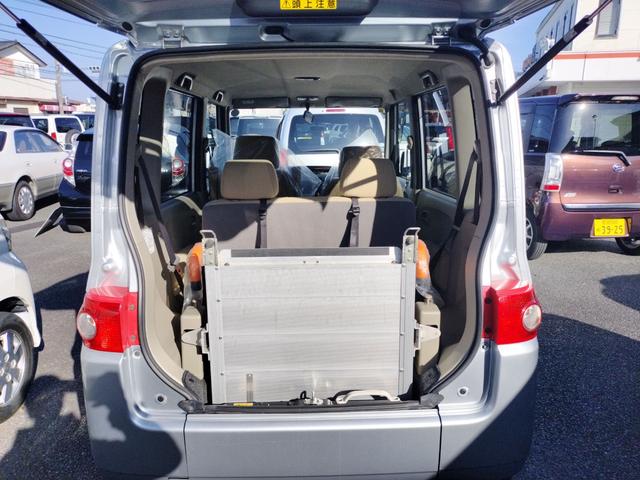 タント 福祉車輌 HID キーレスエントリー 電動格納ミラー AT 盗難防止システム ABS CD 衝突安全ボディ エアコン パワーウィンドウ(19枚目)