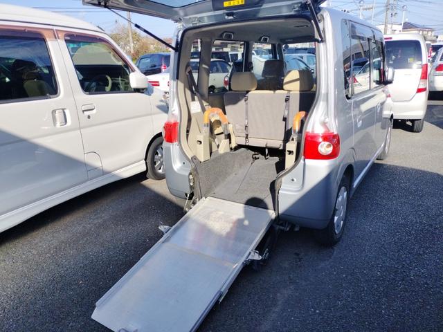 タント 福祉車輌 HID キーレスエントリー 電動格納ミラー AT 盗難防止システム ABS CD 衝突安全ボディ エアコン パワーウィンドウ(21枚目)