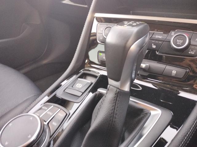 発進時や後退時に必ず操作するレバーです。操作のしやすさが肝になってきます。ぜひ一度体感してください。