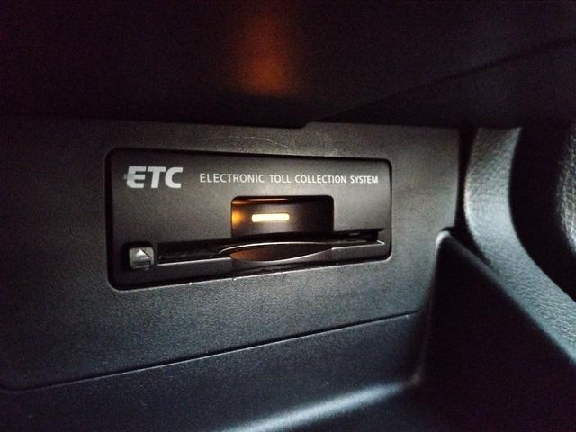 セレナ ハイウェイスター ETC バックカメラ ナビ TV 両側スライド・片側電動 オートライト HID スマートキー 電動格納ミラー CVT アルミホイール CD 盗難防止システム 衝突安全ボディ ABS エアコン(8枚目)