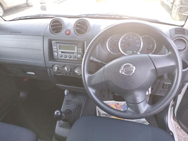 キックス ＲＸ　４ＷＤ　キーレスエントリー　電動格納ミラー　シートヒーター　ＭＴ　盗難防止システム　ＡＢＳ　ＣＤ　ＭＤ　アルミホイール　衝突安全ボディ　エアコン　パワーステアリング　パワーウィンドウ（2枚目）