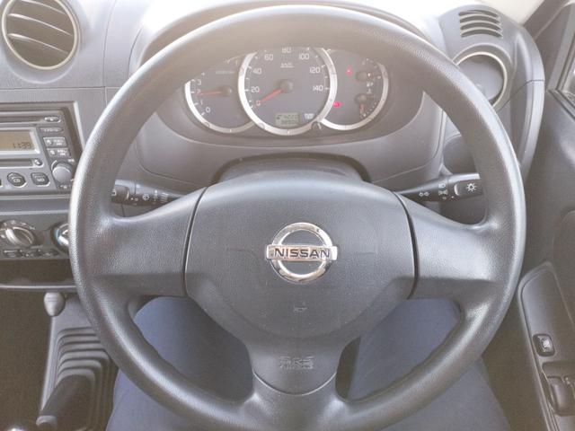 キックス ＲＸ　４ＷＤ　キーレスエントリー　電動格納ミラー　シートヒーター　ＭＴ　盗難防止システム　ＡＢＳ　ＣＤ　ＭＤ　アルミホイール　衝突安全ボディ　エアコン　パワーステアリング　パワーウィンドウ（3枚目）