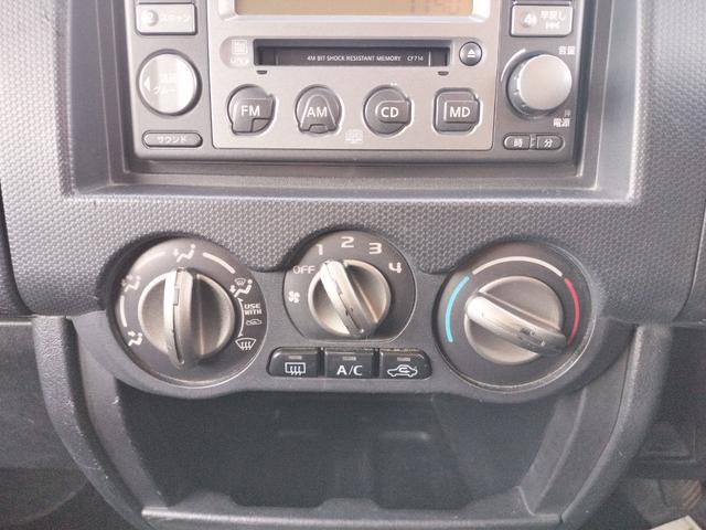 キックス ＲＸ　４ＷＤ　キーレスエントリー　電動格納ミラー　シートヒーター　ＭＴ　盗難防止システム　ＡＢＳ　ＣＤ　ＭＤ　アルミホイール　衝突安全ボディ　エアコン　パワーステアリング　パワーウィンドウ（6枚目）